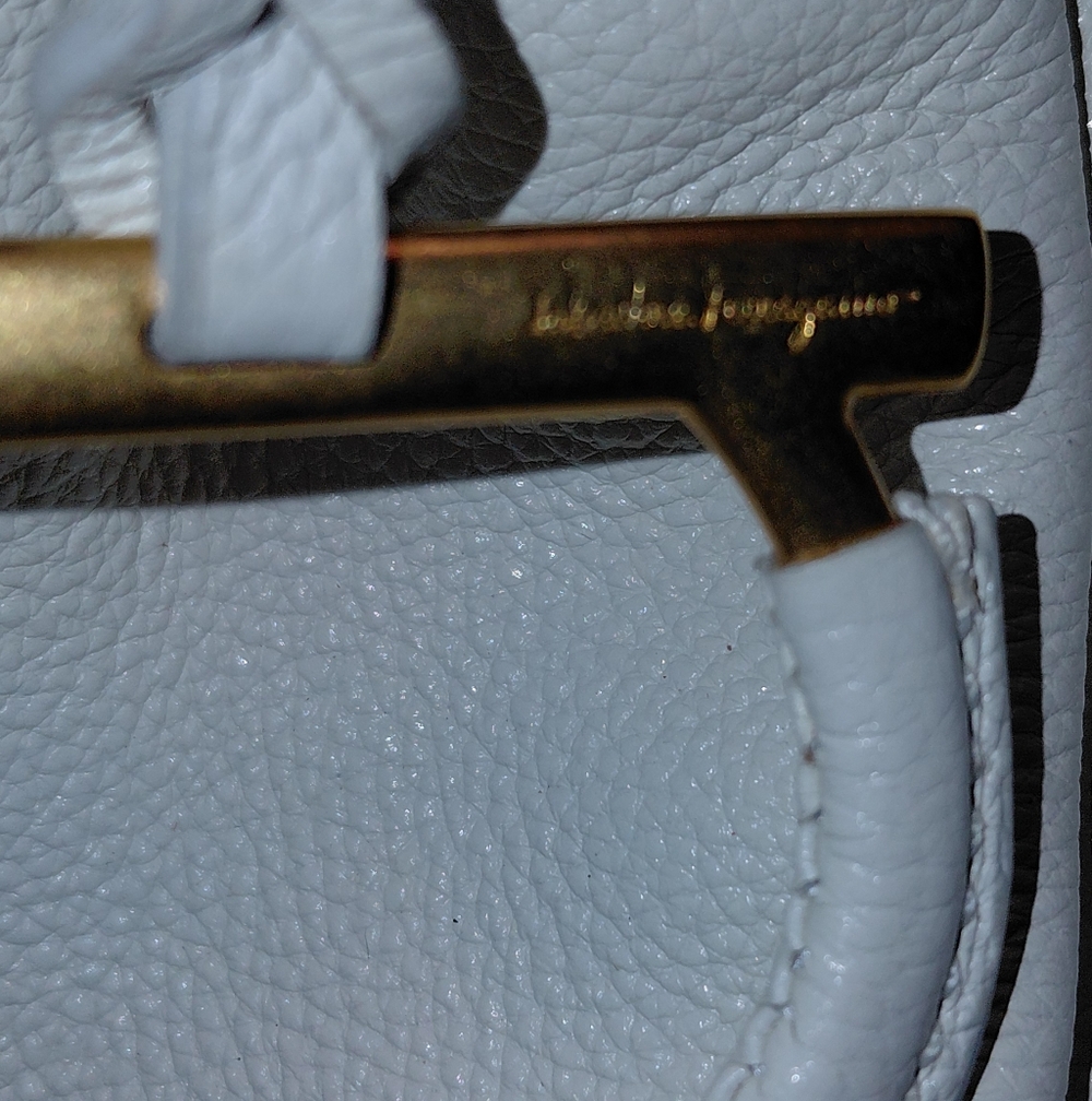 Ferragamo Gancini Satchel Tote Soft Off White Pebbled Leather! - Picture 3 of 16